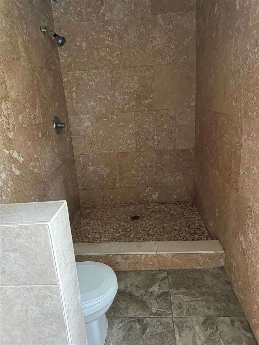 Image 19 of 22 For 444 Avenue B Ne