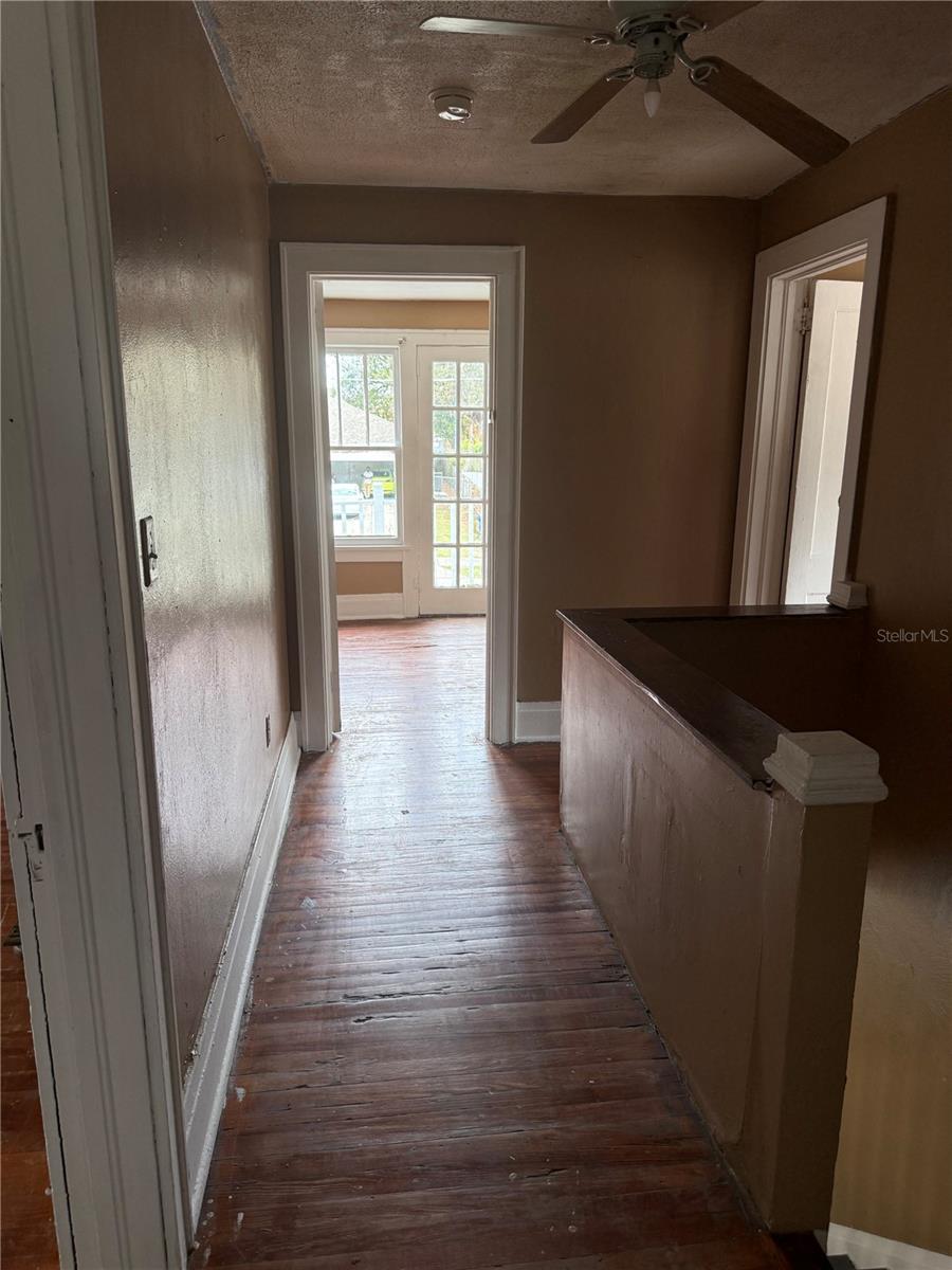 Image 6 of 22 For 444 Avenue B Ne