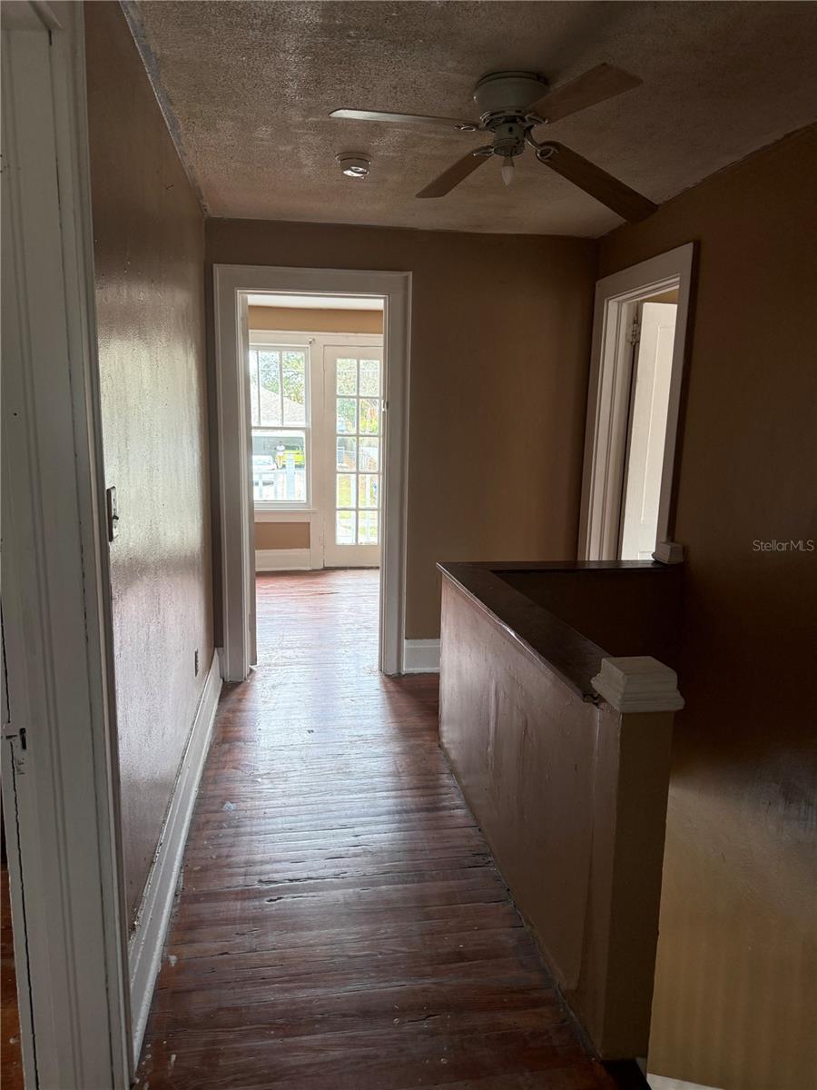 Image 7 of 22 For 444 Avenue B Ne