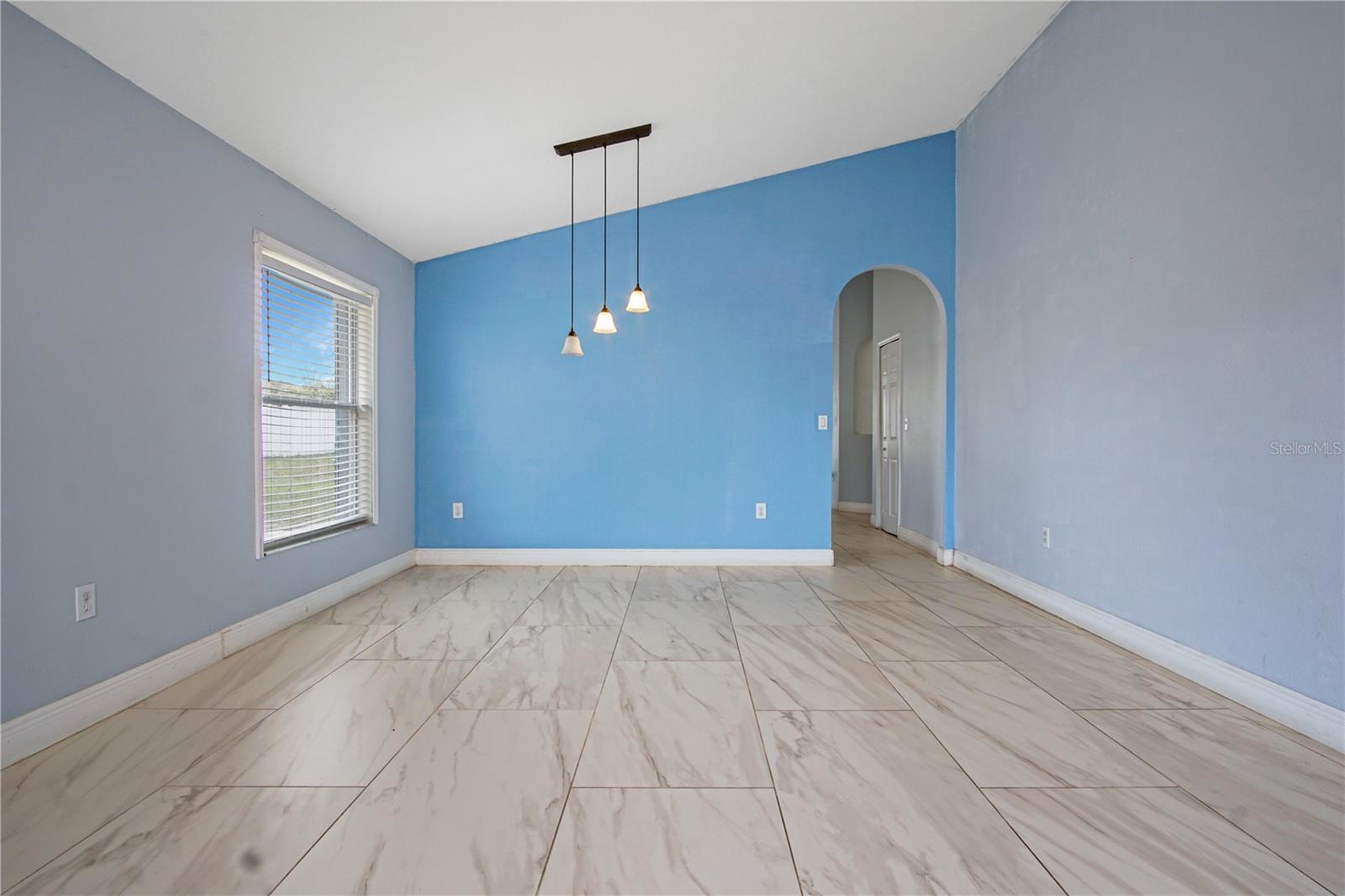 Image 12 of 25 For 519 Winthrop Place