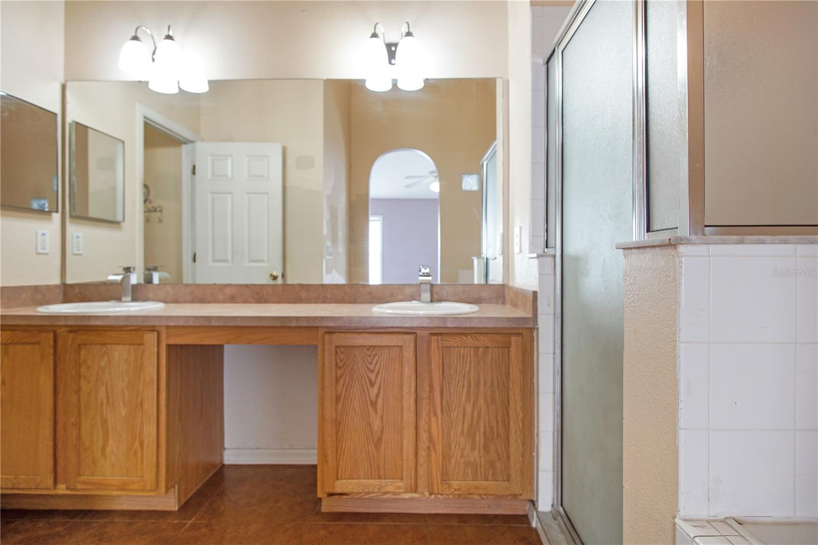 Image 16 of 25 For 519 Winthrop Place