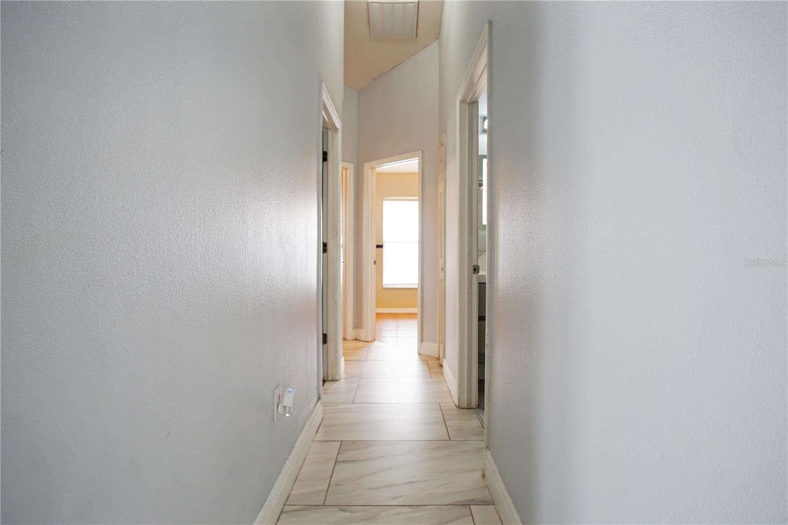 Image 18 of 25 For 519 Winthrop Place