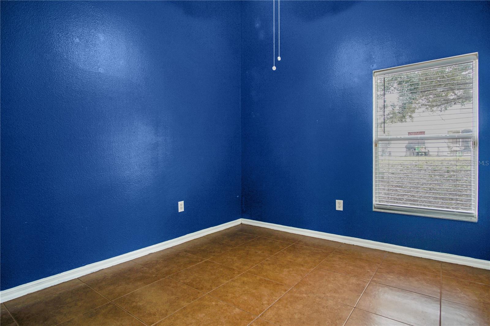 Image 21 of 25 For 519 Winthrop Place