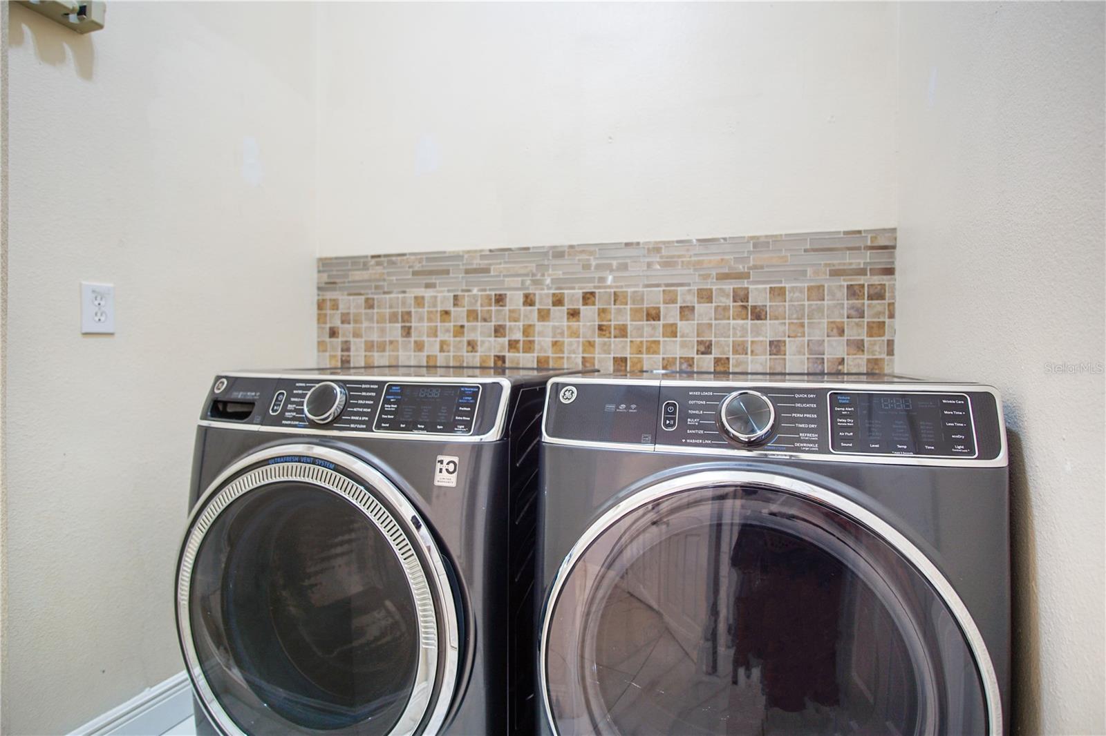 Image 25 of 25 For 519 Winthrop Place