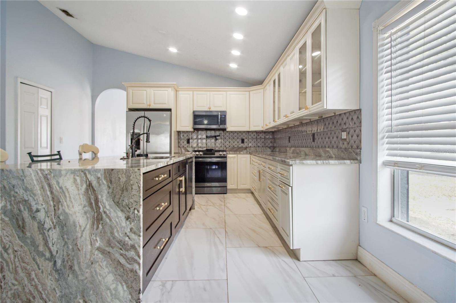 Image 9 of 25 For 519 Winthrop Place