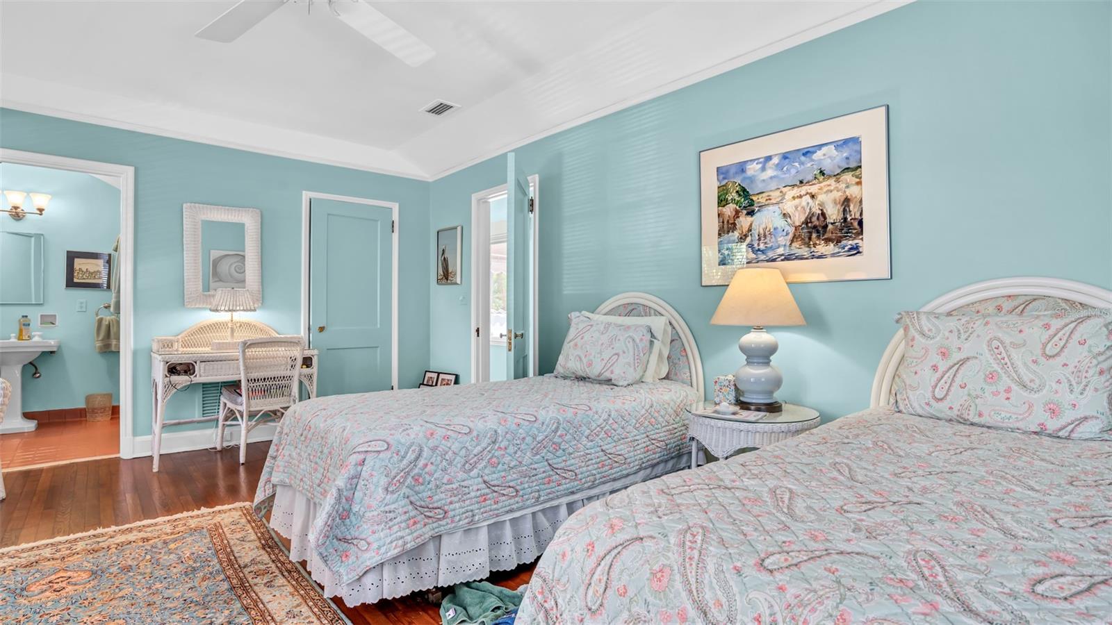 Listing photo id 46 for 2300 Scenic Highway 37e