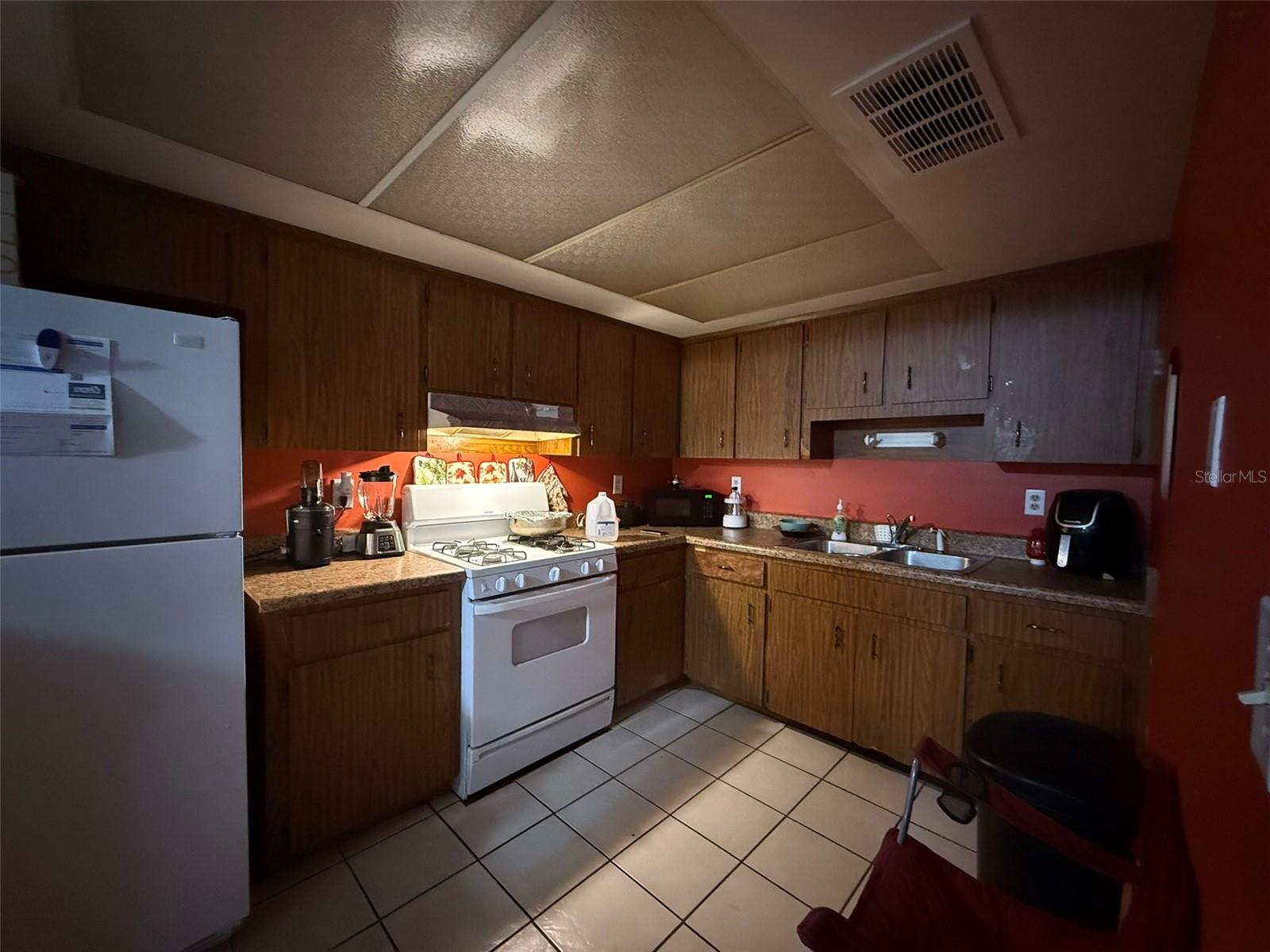 Image 27 of 44 For 3023 Saint Paul Drive