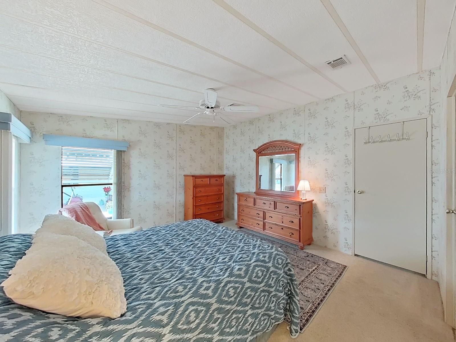 Image 18 of 35 For 4969 Deerwood Dr