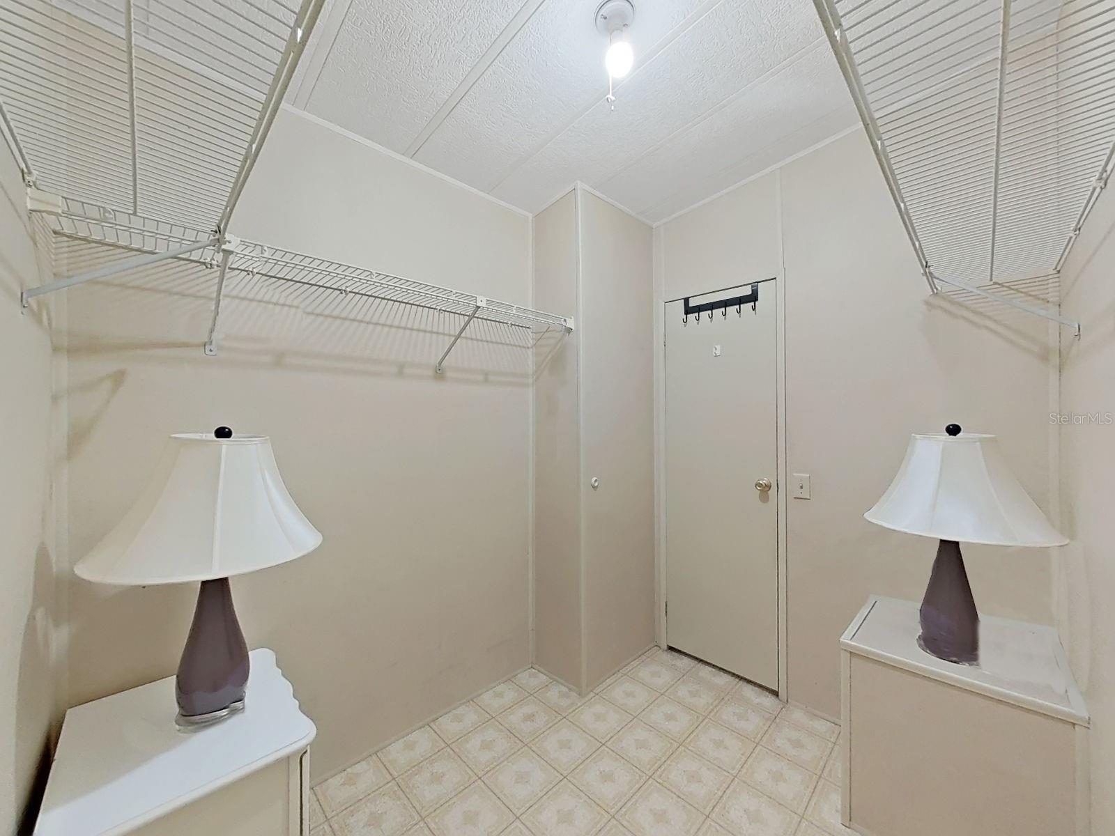 Image 20 of 35 For 4969 Deerwood Dr