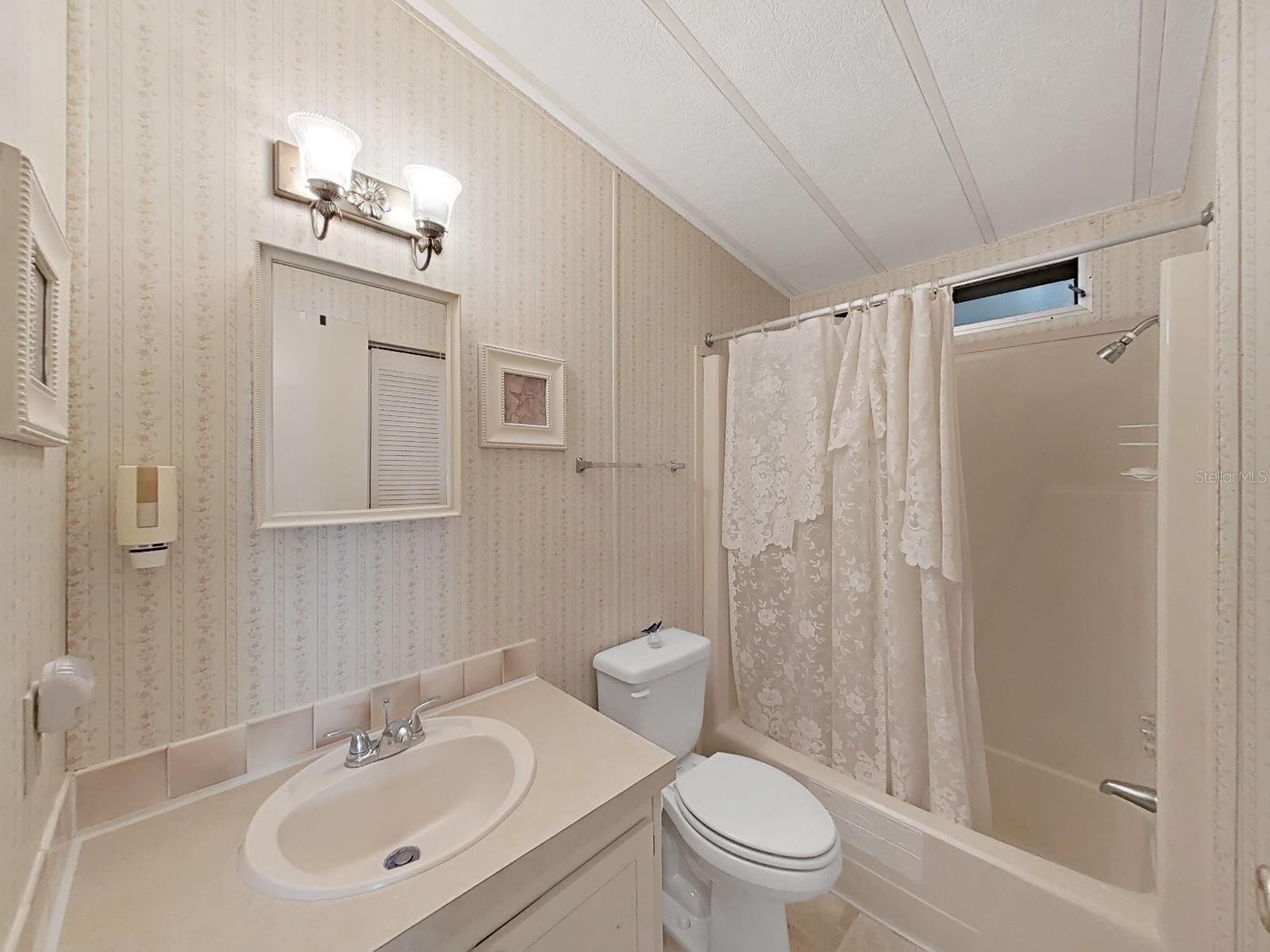 Image 23 of 35 For 4969 Deerwood Dr