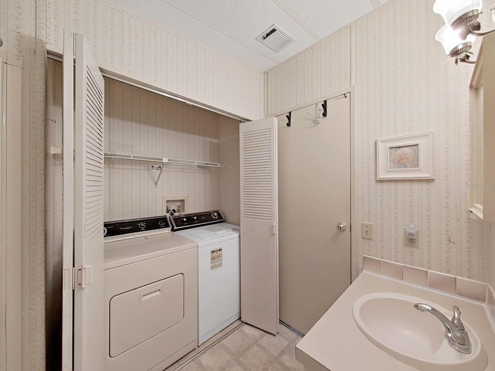 Image 24 of 35 For 4969 Deerwood Dr