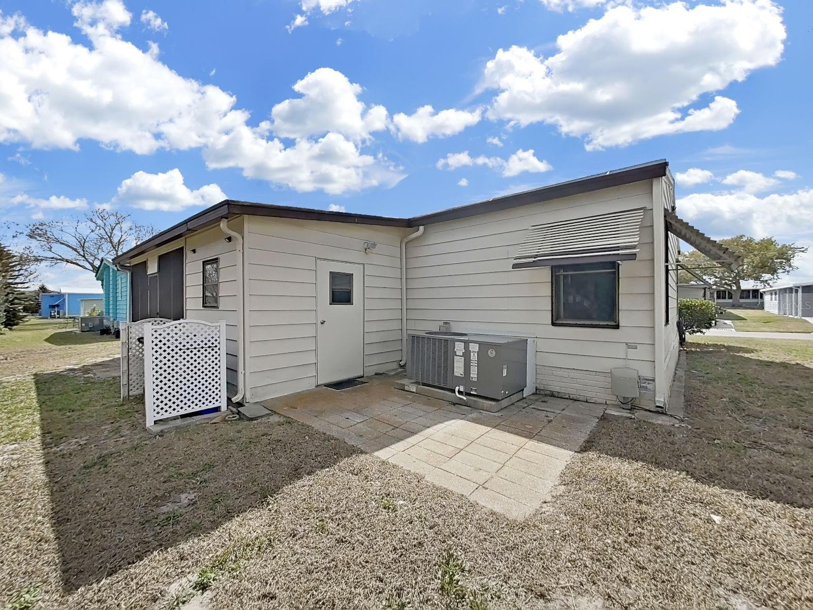 Image 8 of 35 For 4969 Deerwood Dr