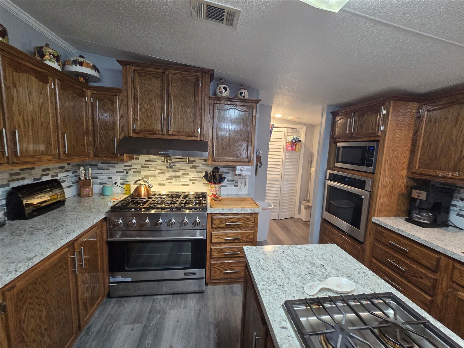 Image 21 of 92 For 5304 Fairmont Road