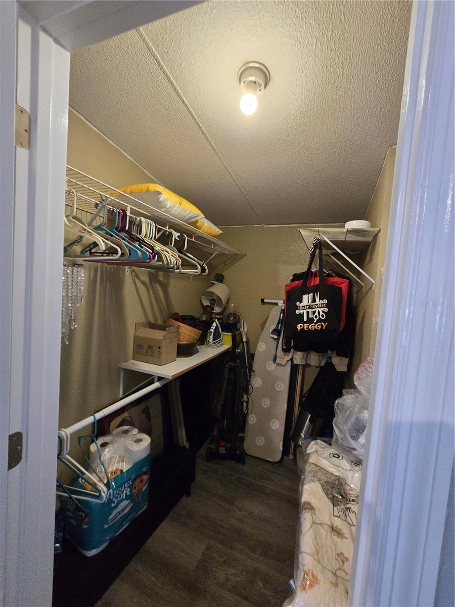 Image 43 of 92 For 5304 Fairmont Road