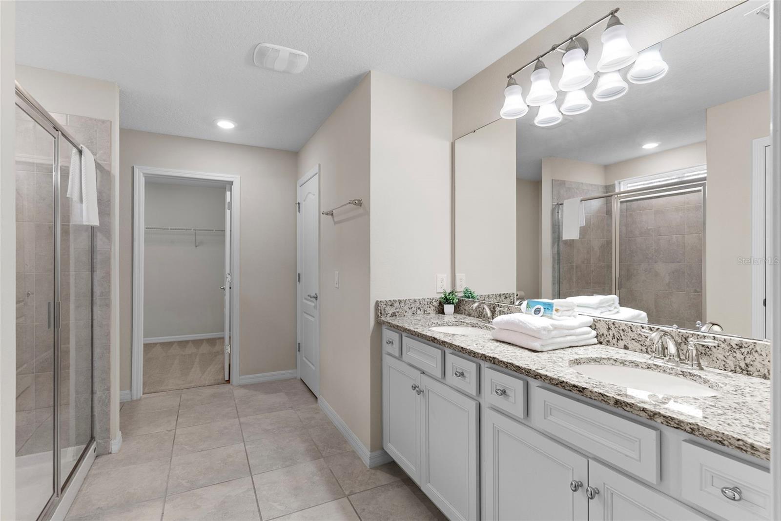 Image 15 of 31 For 7247 Oakmoss Loop