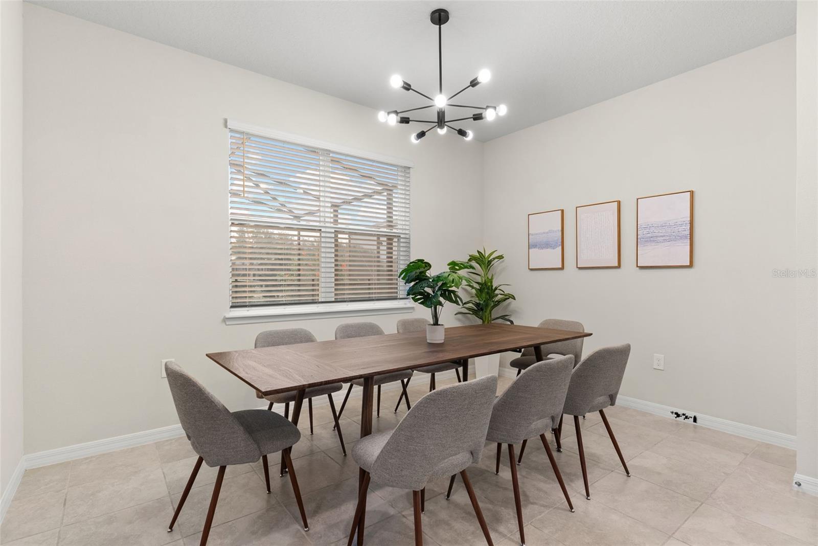 Image 8 of 31 For 7247 Oakmoss Loop