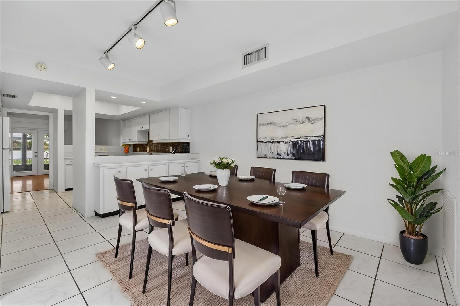 Image 15 of 49 For 1502 Buckeye Road Ne 4