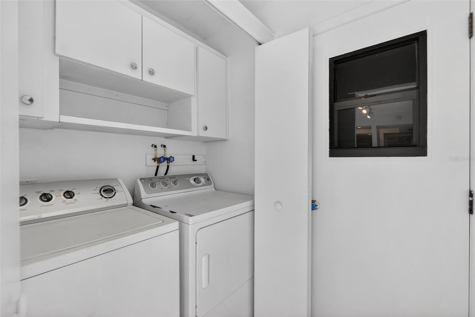 Image 32 of 49 For 1502 Buckeye Road Ne 4