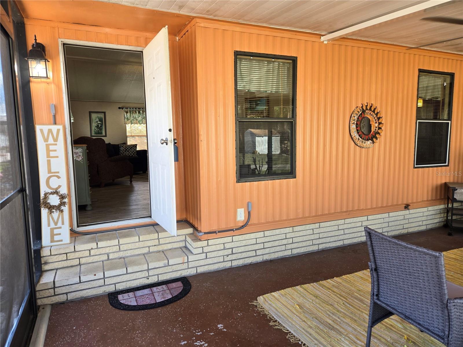 Image 11 of 58 For 7139 Alamanda Boulevard W