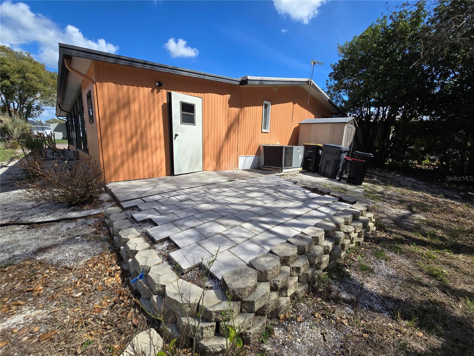 Image 8 of 58 For 7139 Alamanda Boulevard W