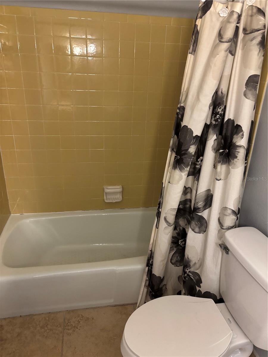 Image 34 of 41 For 2500 21st Street Nw 31