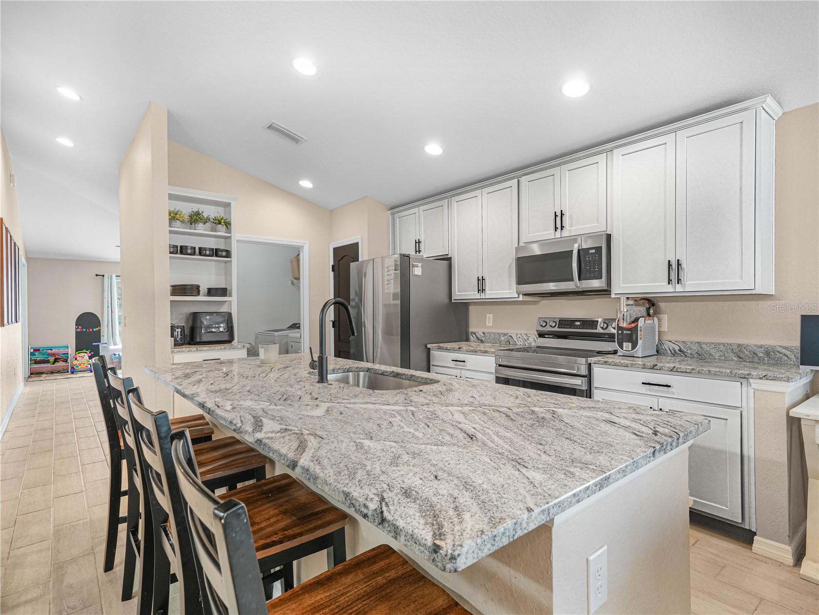 Image 11 of 42 For 266 Lake Avenue