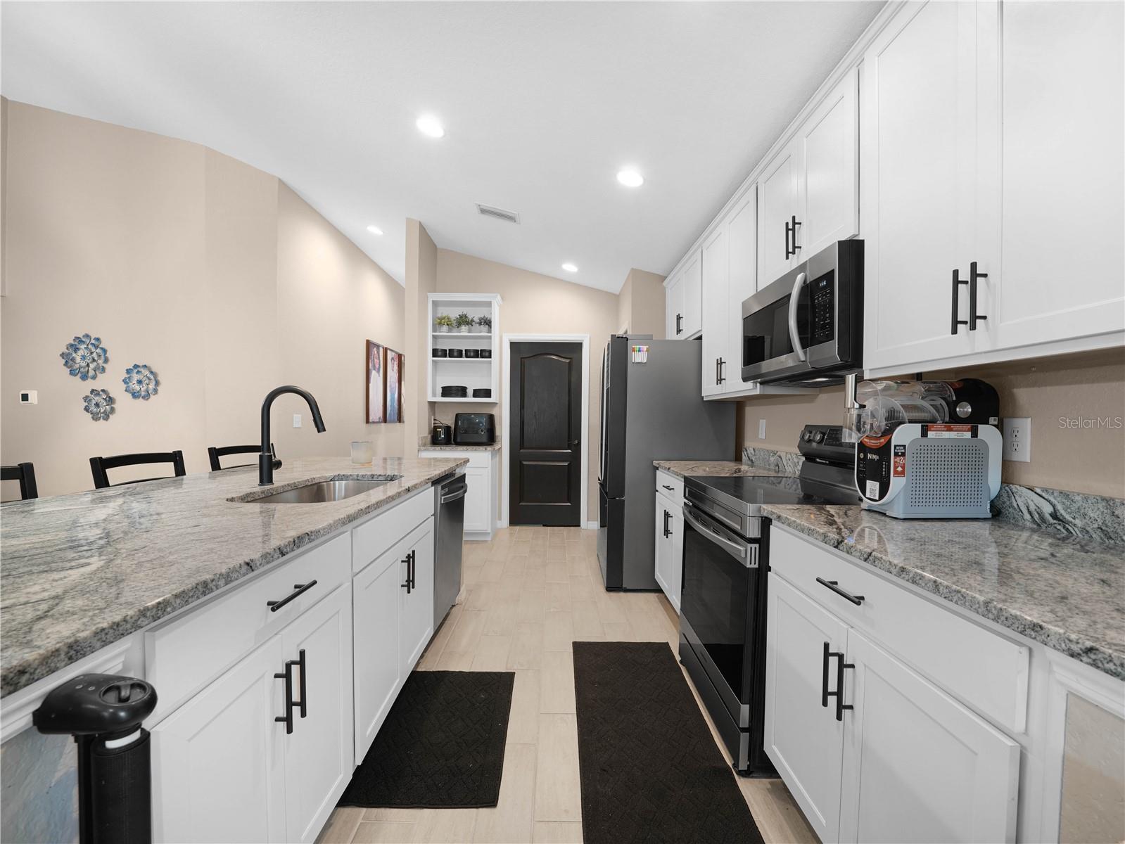 Image 13 of 42 For 266 Lake Avenue