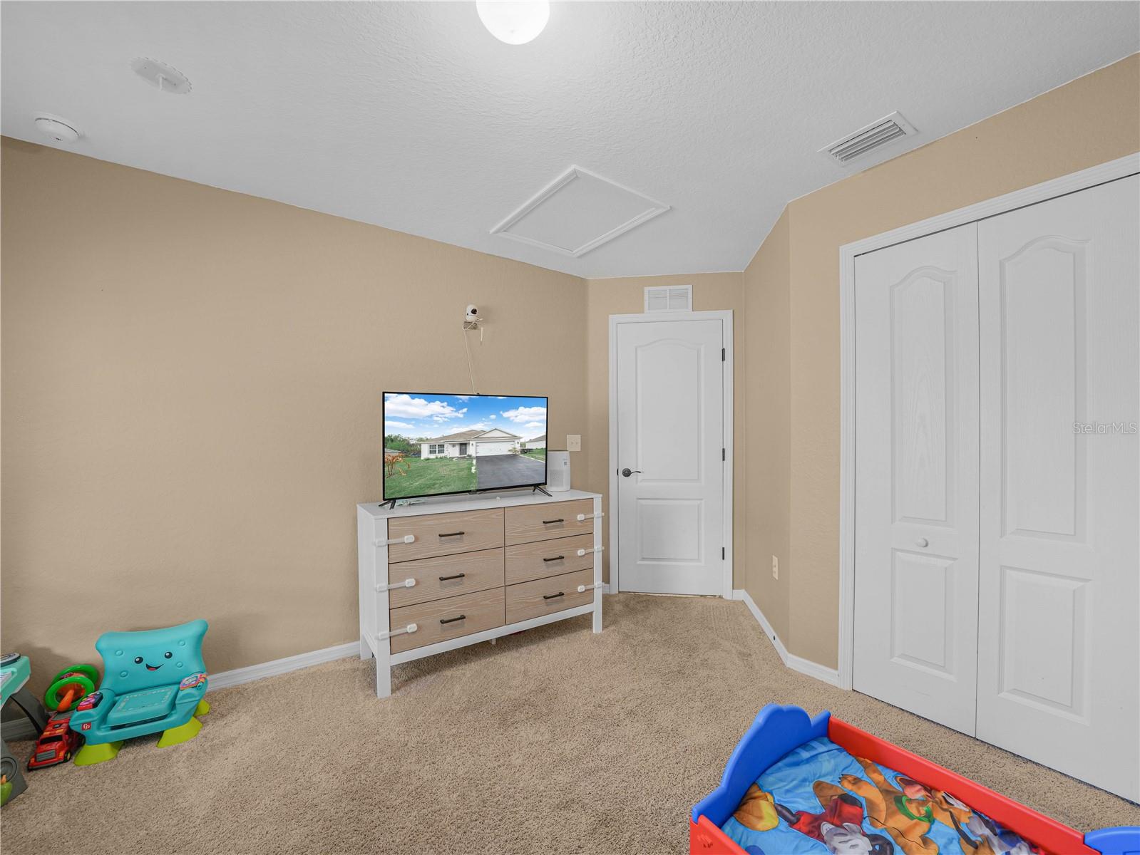 Image 24 of 42 For 266 Lake Avenue