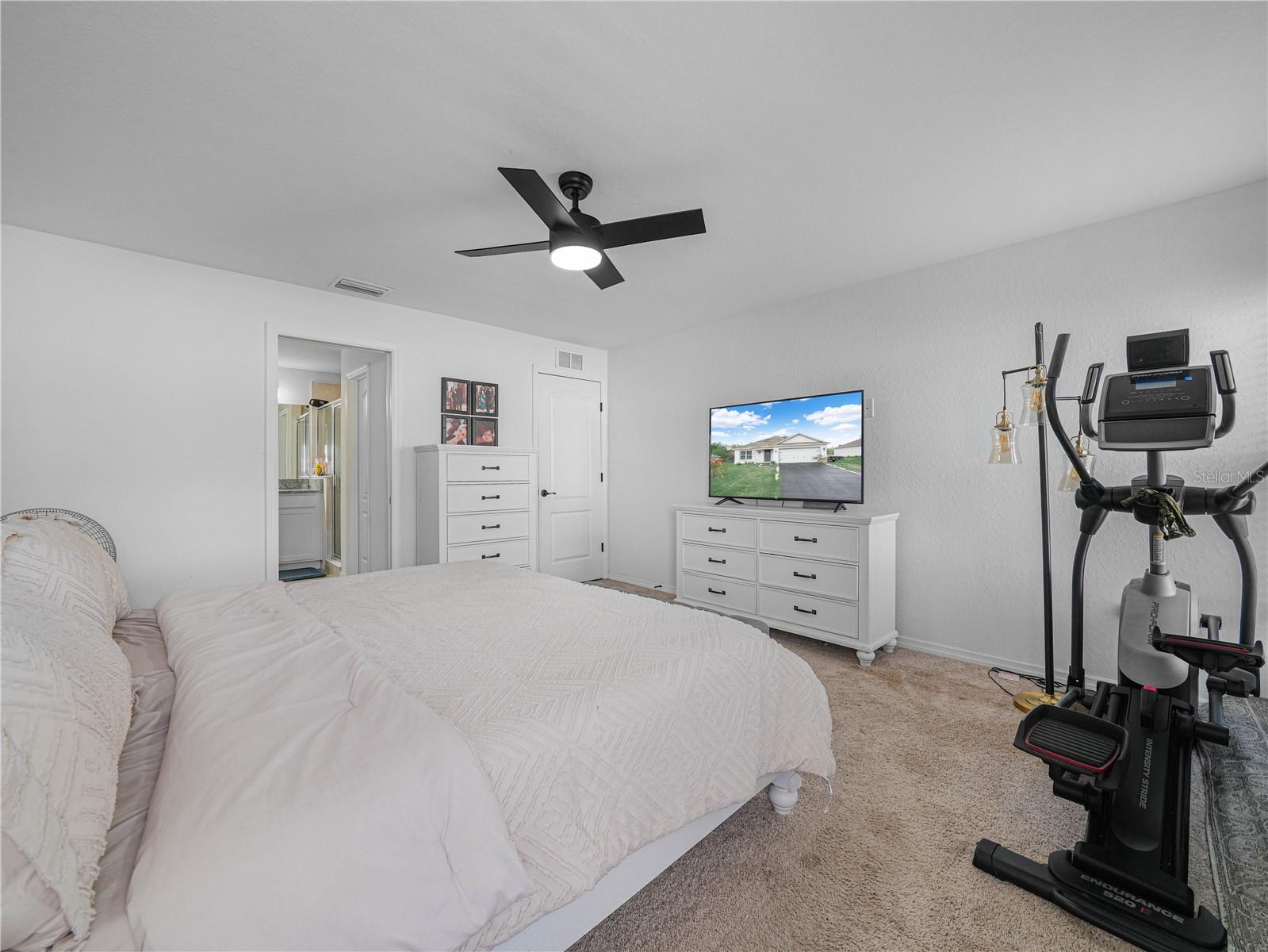 Image 25 of 42 For 266 Lake Avenue