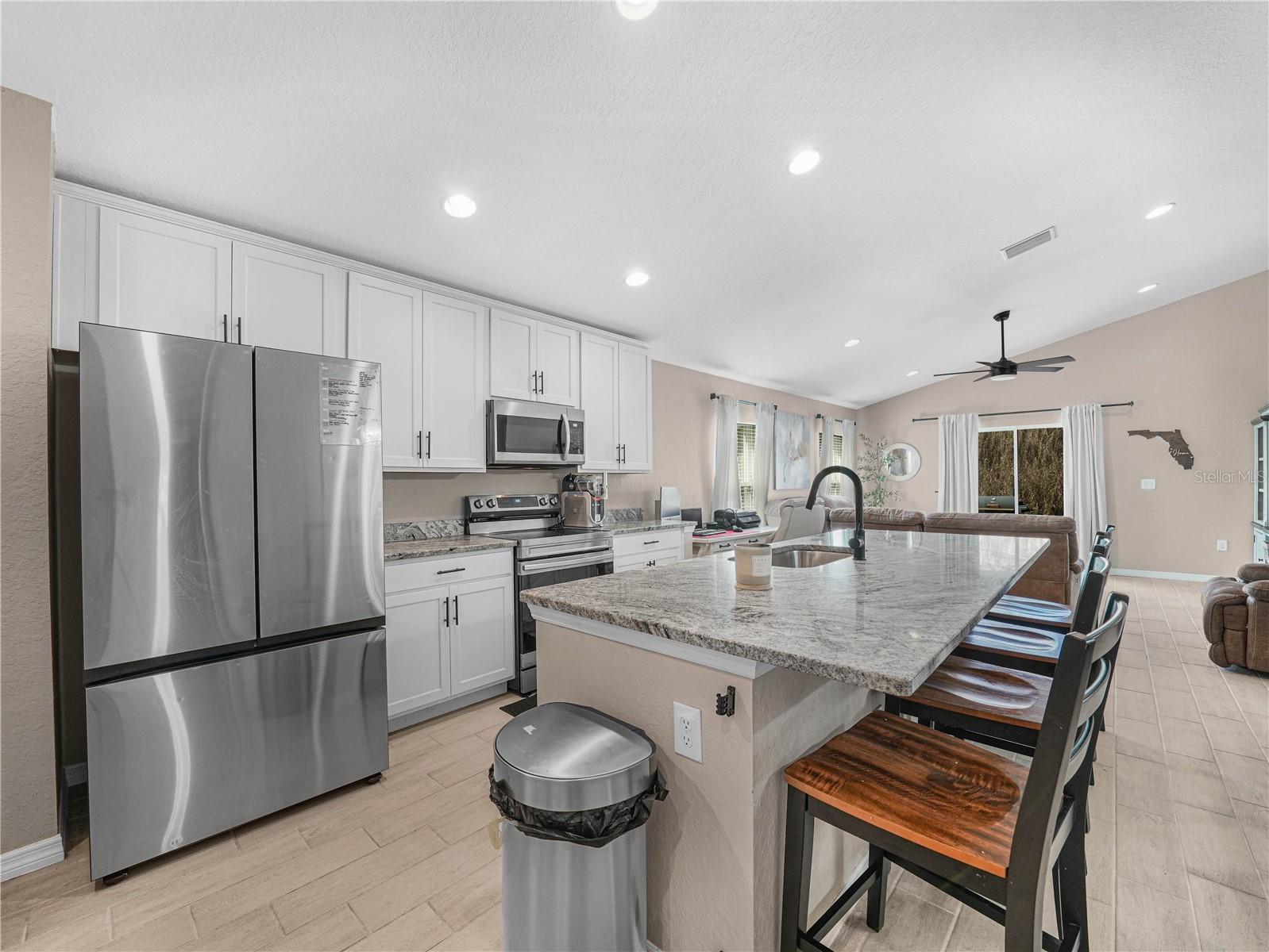 Image 9 of 42 For 266 Lake Avenue