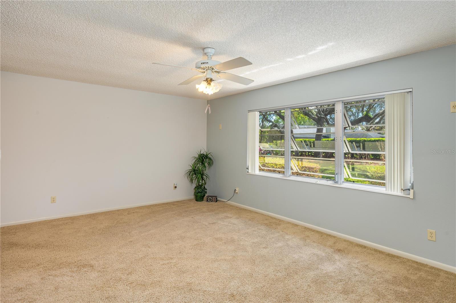 Image 17 of 43 For 41 Spring Lane