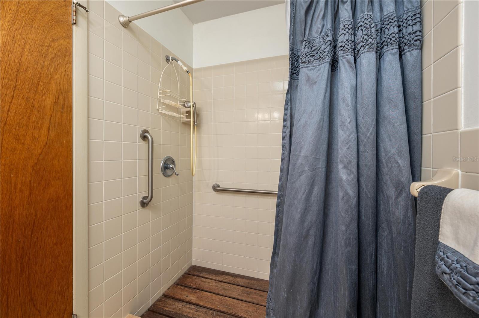 Image 27 of 43 For 41 Spring Lane