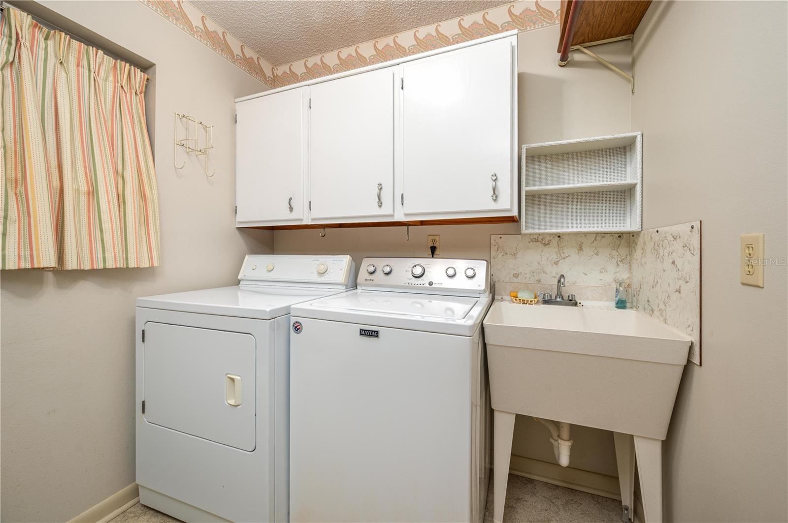 Image 37 of 43 For 41 Spring Lane