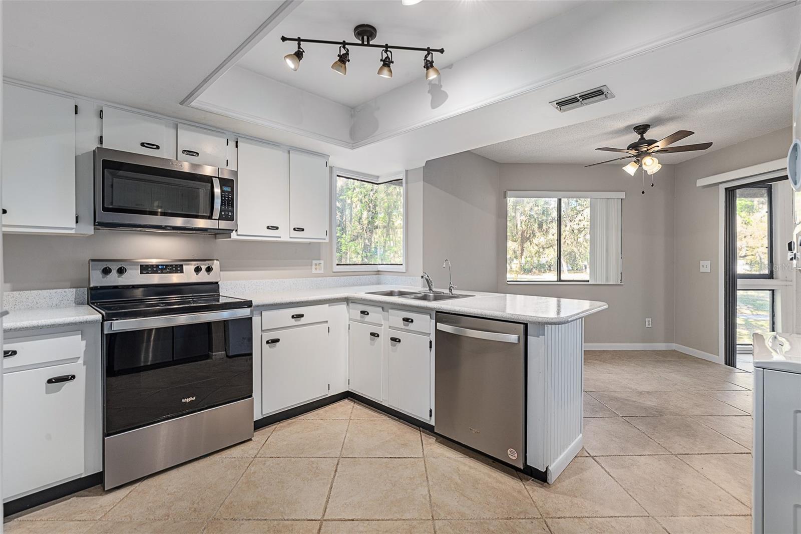 Image 14 of 28 For 22 Pinehurst Place