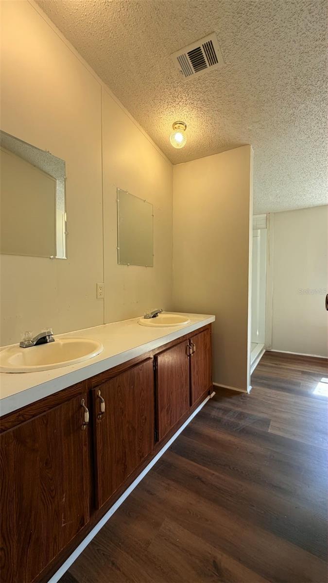 Image 4 of 6 For 1910 40th Street Nw