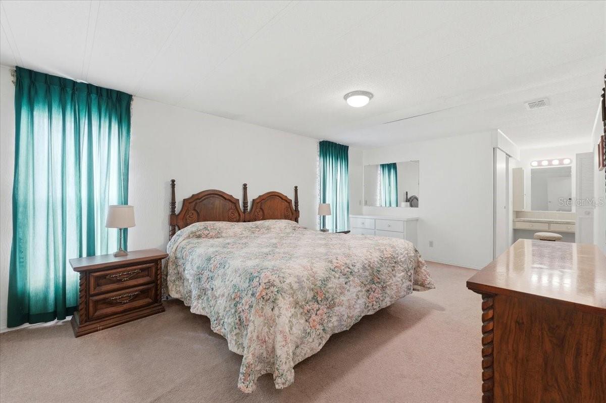 Image 18 of 42 For 41 Woodland Circle