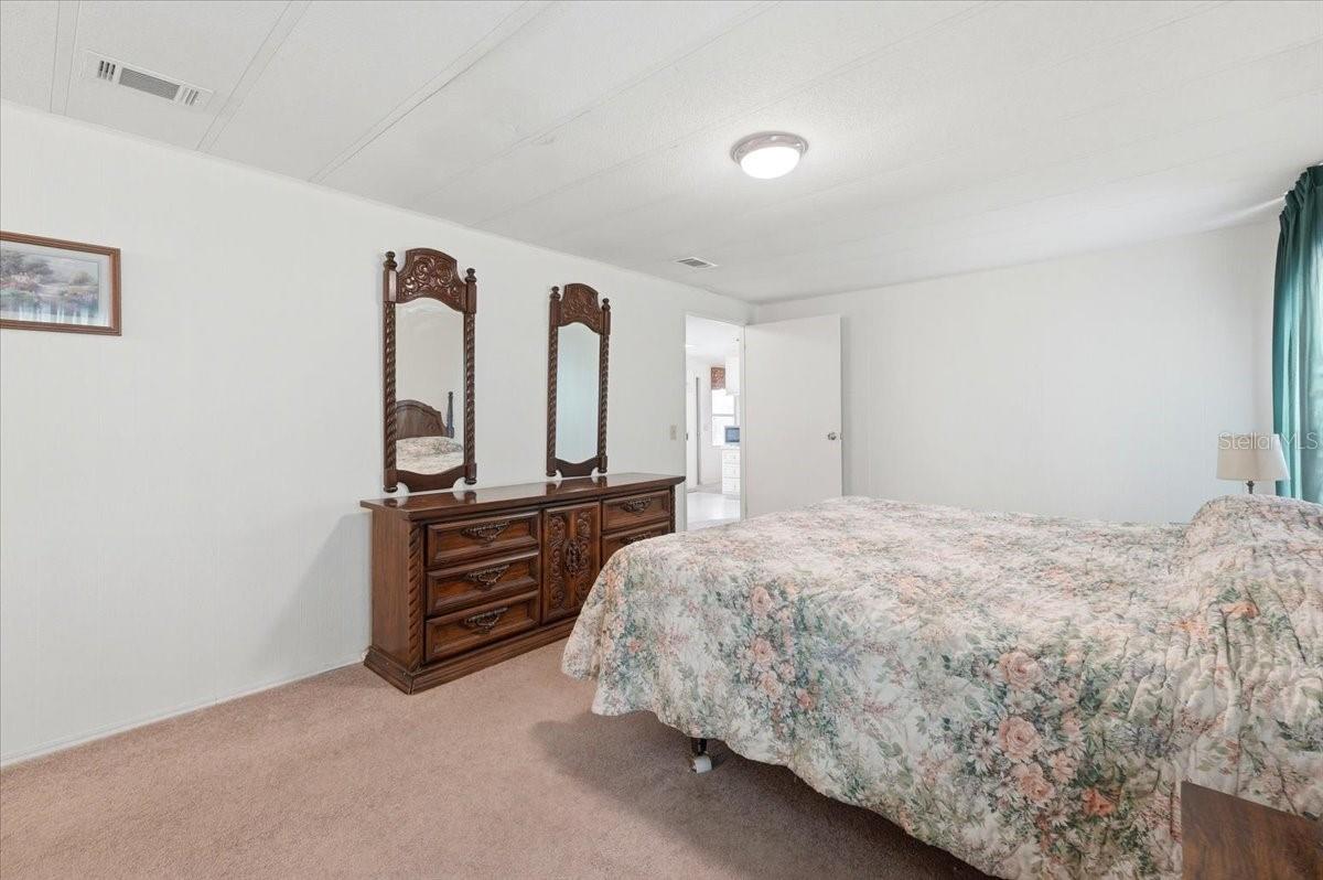 Image 19 of 42 For 41 Woodland Circle