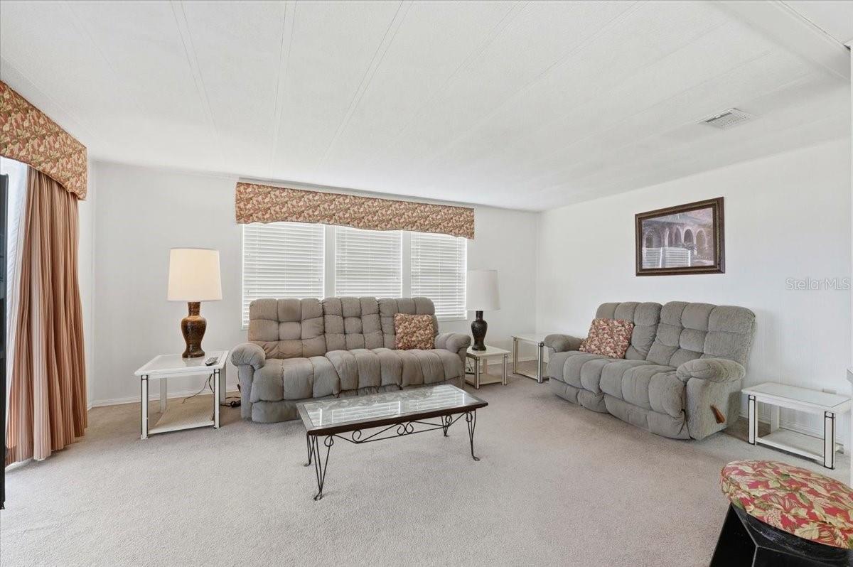 Image 8 of 42 For 41 Woodland Circle