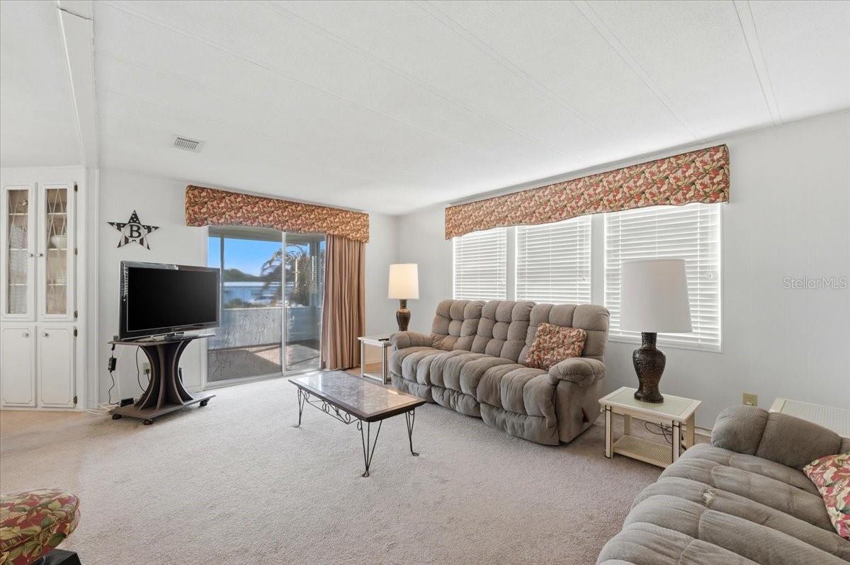 Image 9 of 42 For 41 Woodland Circle