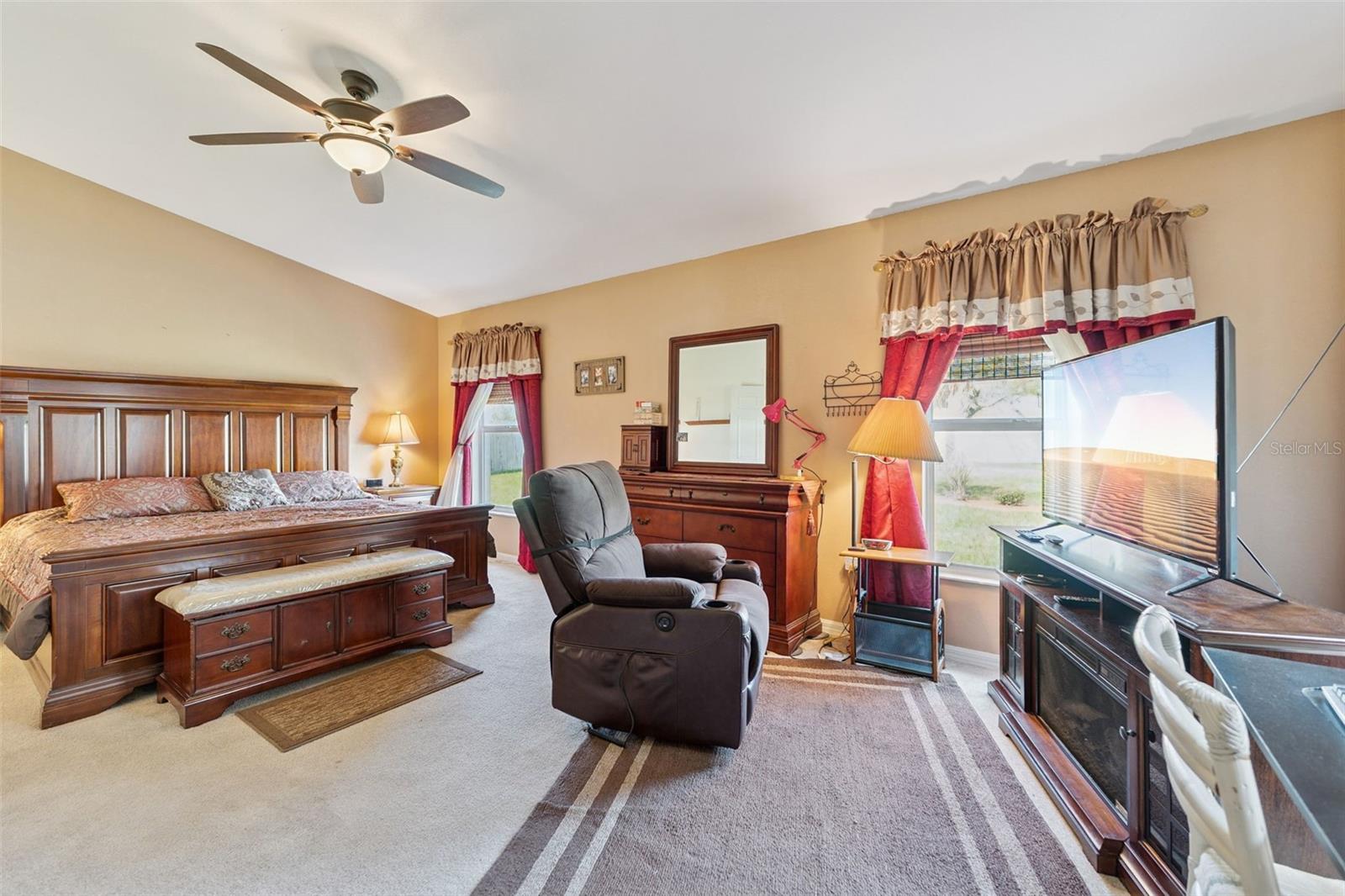 Image 11 of 49 For 304 Lake Suzanne Drive