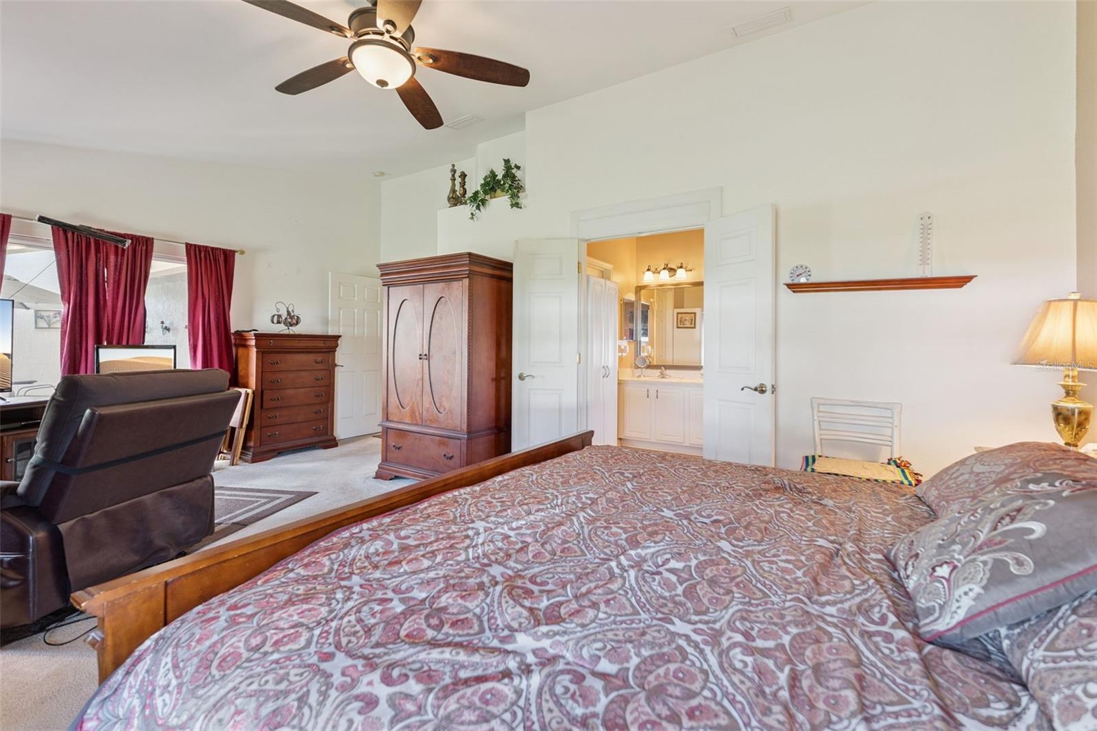 Image 12 of 49 For 304 Lake Suzanne Drive