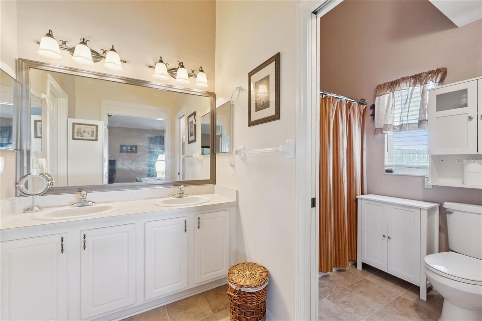 Image 13 of 49 For 304 Lake Suzanne Drive