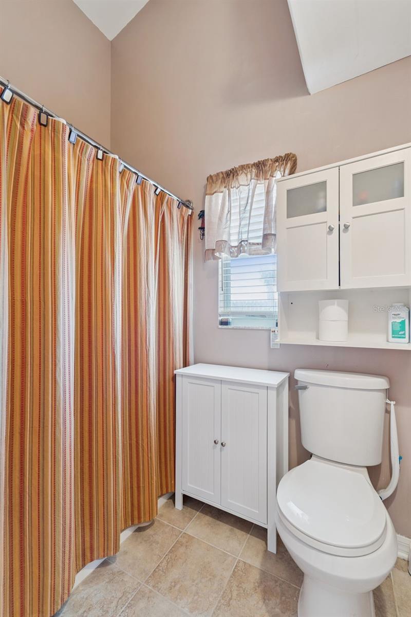 Image 14 of 49 For 304 Lake Suzanne Drive