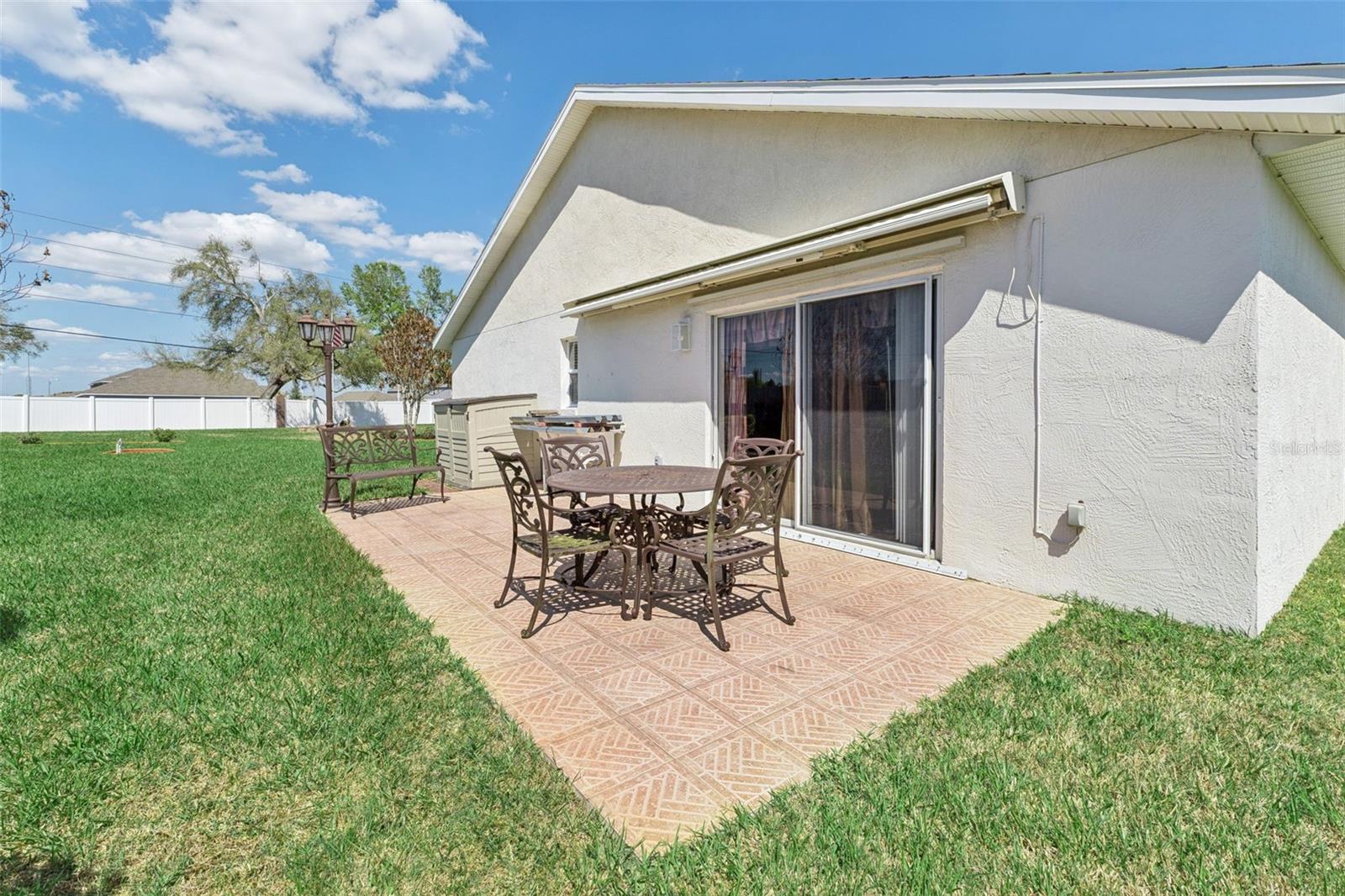 Image 23 of 49 For 304 Lake Suzanne Drive