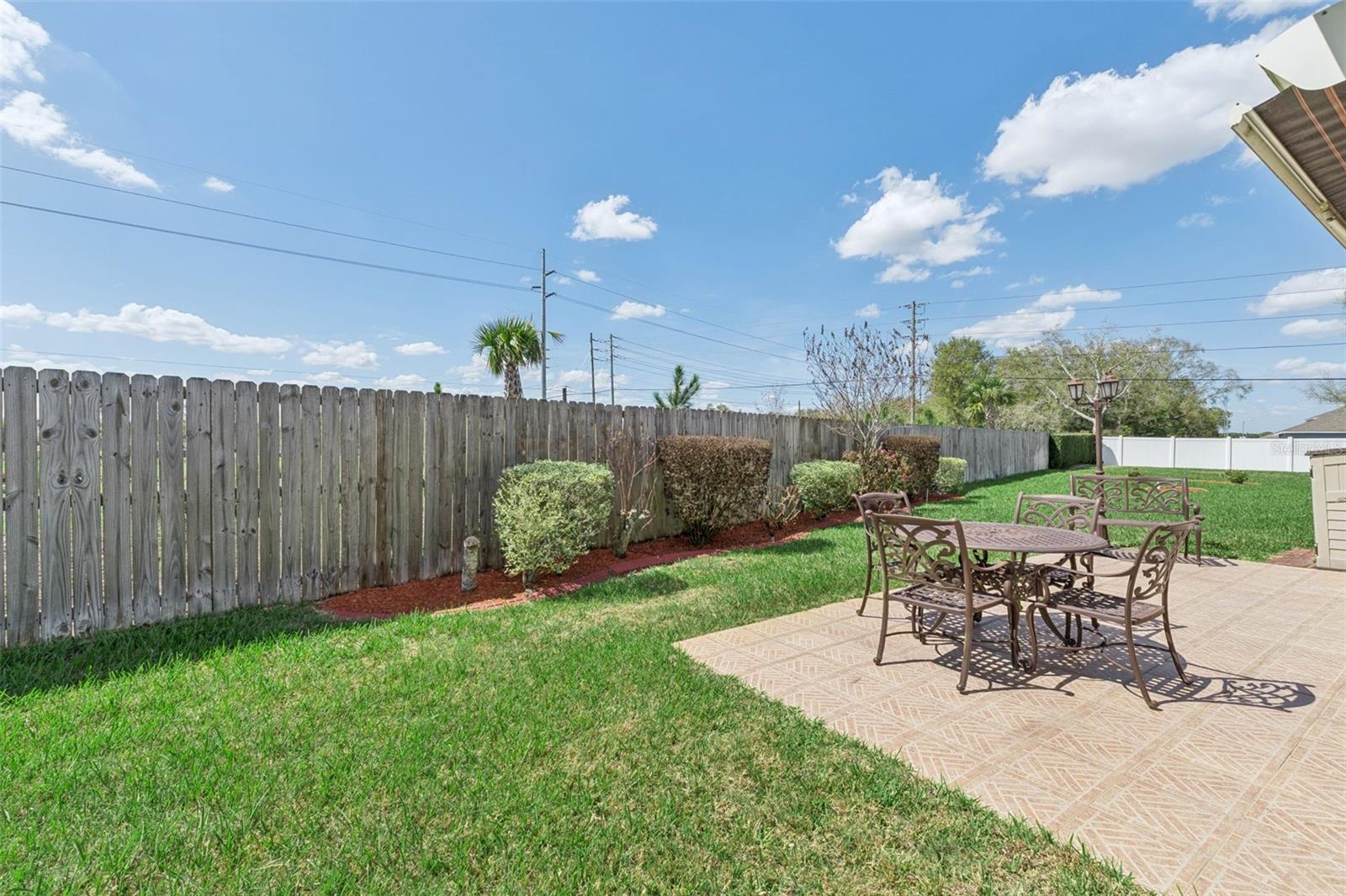 Image 24 of 49 For 304 Lake Suzanne Drive