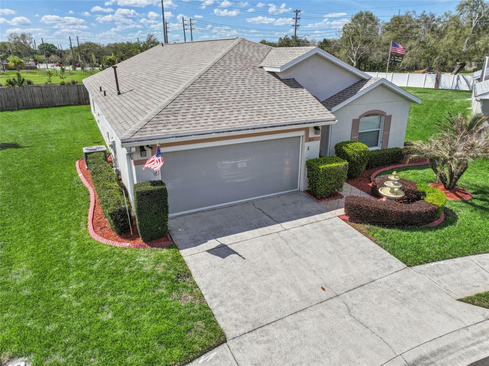 Image 30 of 49 For 304 Lake Suzanne Drive