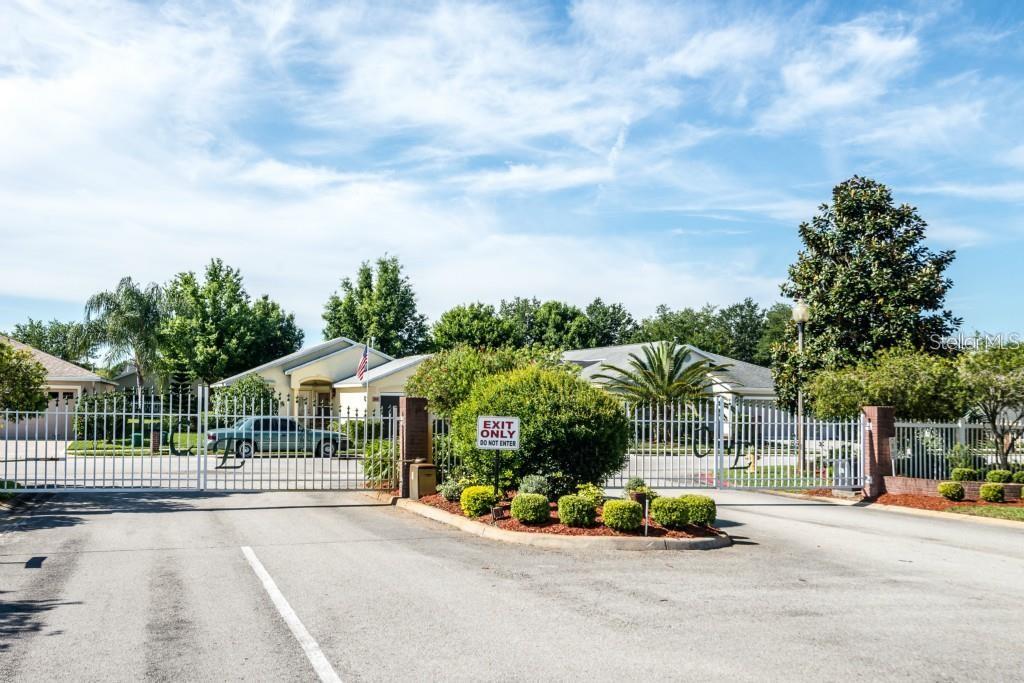 Image 37 of 49 For 304 Lake Suzanne Drive