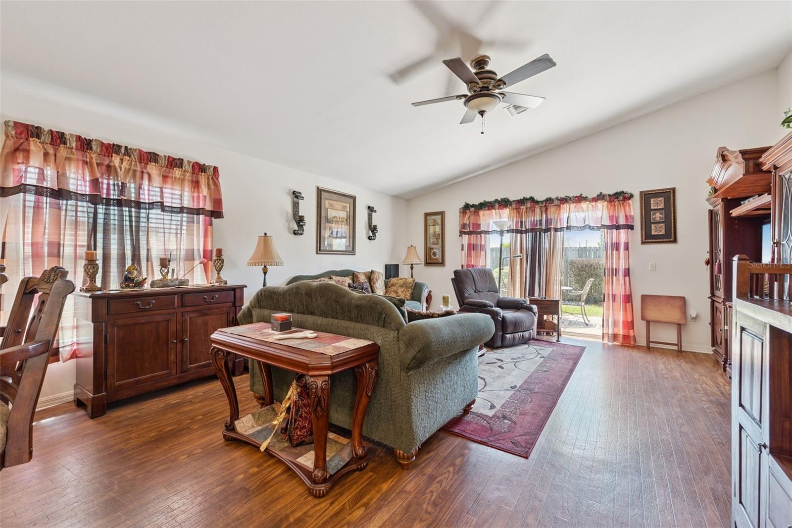 Image 4 of 49 For 304 Lake Suzanne Drive