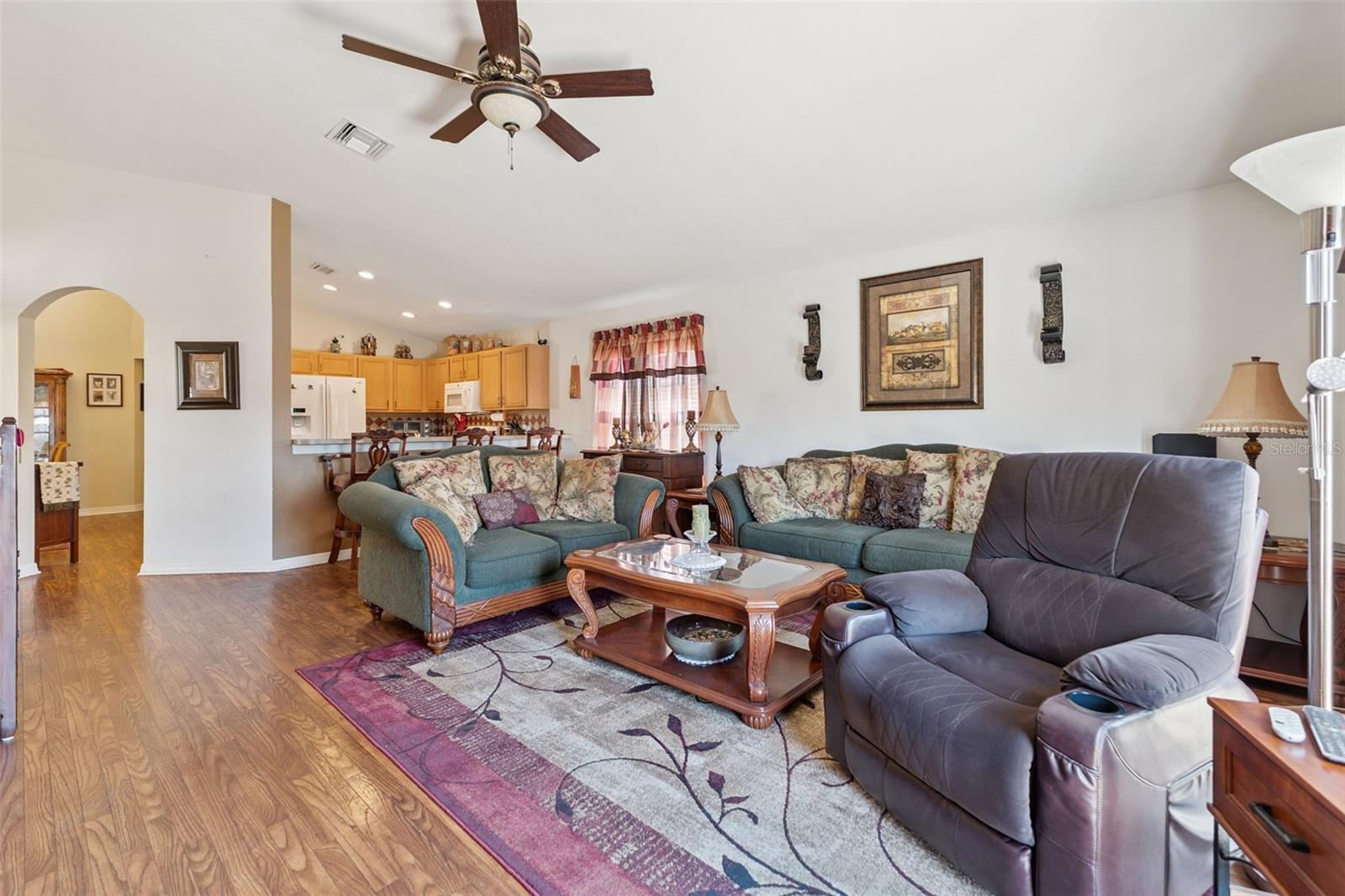 Image 5 of 49 For 304 Lake Suzanne Drive