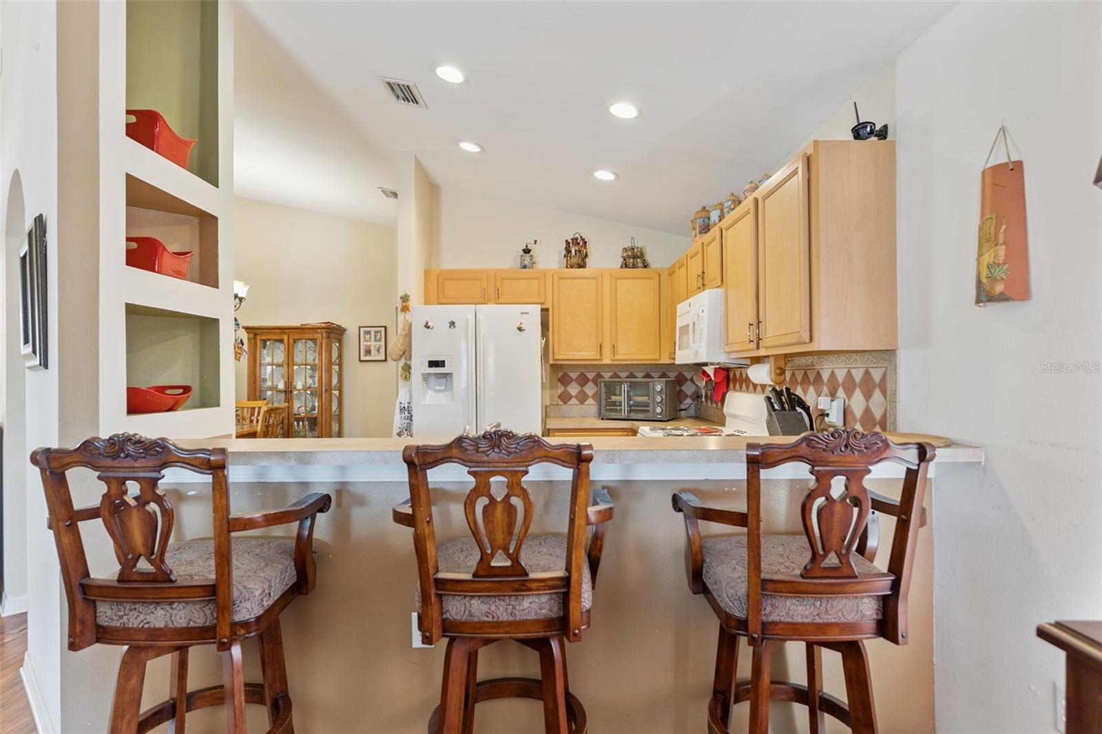 Image 8 of 49 For 304 Lake Suzanne Drive